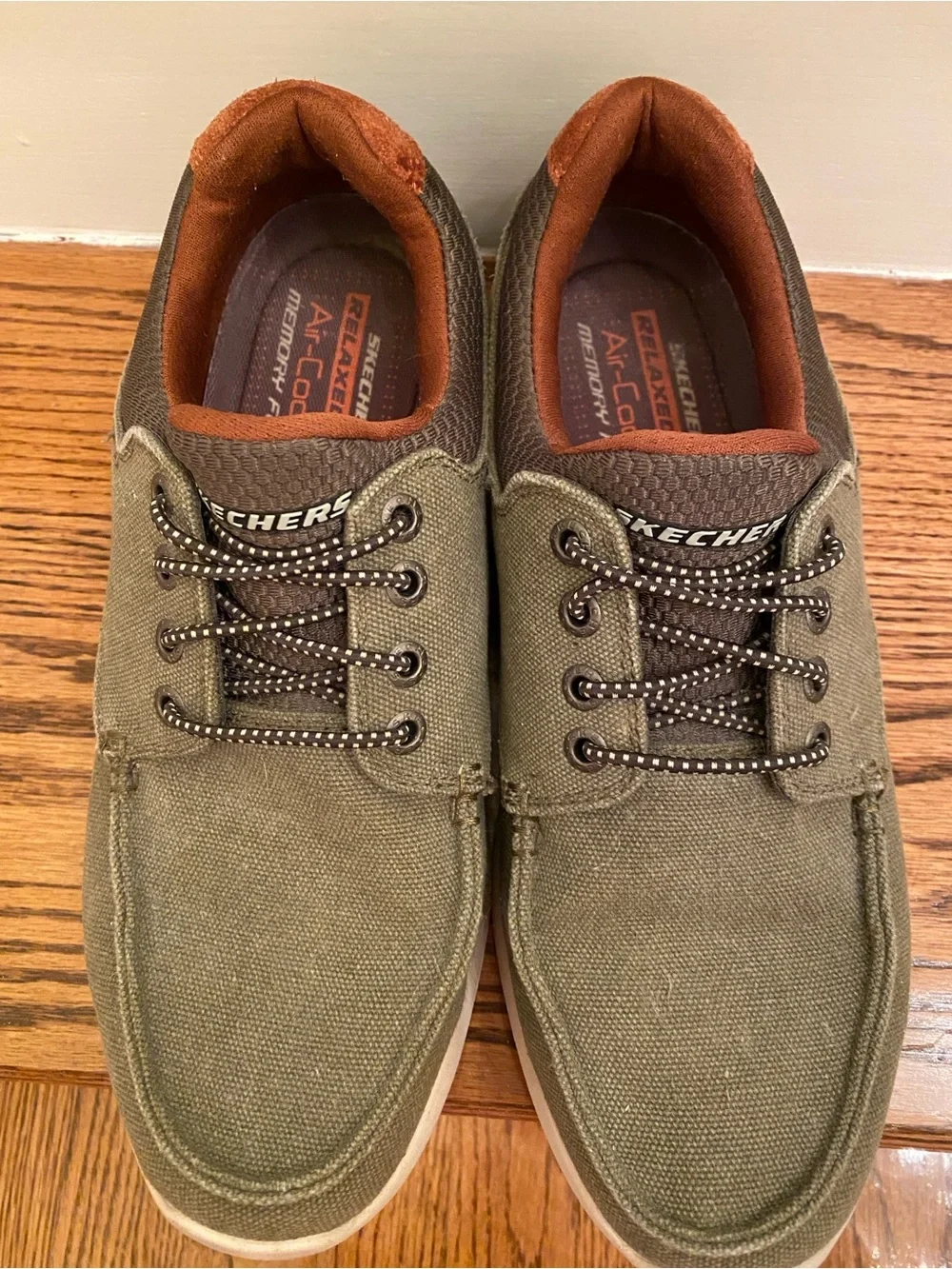 Skechers Men’s 10 Olive w/Brown Canvas Slip-On Lace-Up Sneakers Excellent Cond.